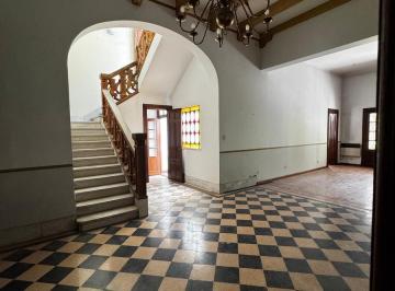 Casa · 511m² · 12 Ambientes · 1 Cochera · Casa Ideal Uso Comercial o Profesional