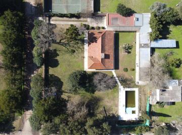Quinta vacacional · 150m² · 2 Dormitorios · 1 Cochera · Hermosa Quinta en 9 de Abril - Financiación Directa