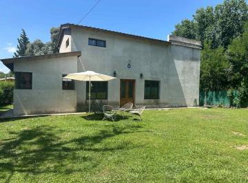 Casa · 72m² · 4 Ambientes · Casa con Gran Terreno en Villa Parque Siquiman