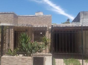 Casa · 70m² · 3 Ambientes · 1 Cochera · Venta Casa 3 Ambientes