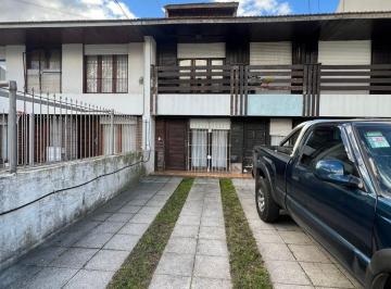Casa · 167m² · 4 Ambientes · Triplex 4 Ambientes en Balcarce y Neuquén