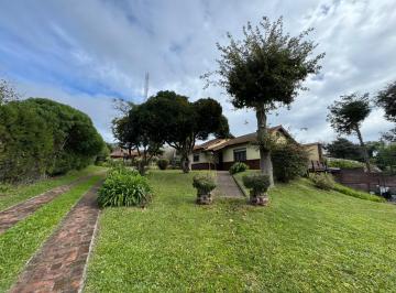 Casa · 255m² · 12 Ambientes · 2 Cocheras · 3 Unidades Funcionales en Block Zona Centro