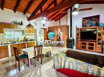 Casa · 97m² · 3 Ambientes · 1 Cochera · Se Vende Casa con Departamento Zona Centro Los Hornillos