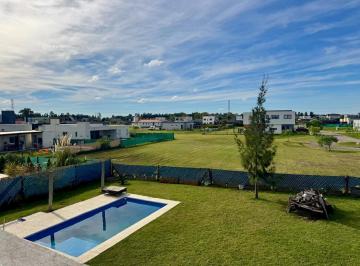 Casa · 137m² · 4 Ambientes · 1 Cochera · Casa en Venta - 4 Amb en El Ensueño
