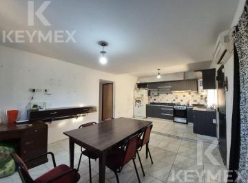 Casa · 233m² · 8 Ambientes · 1 Cochera · Casa de 5 Dorm. en Venta, Florencio Varela