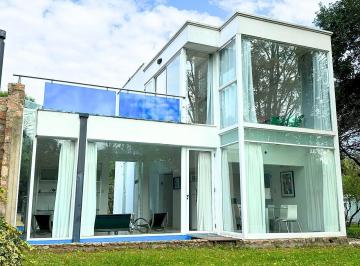 Casa de 4 ambientes, La Paz · Hermosas Casas a La Venta en Barrio Privado en Las Chacras Sur de La Paz.