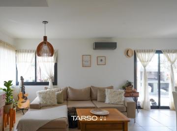 Casa · 160m² · 7 Ambientes · 2 Cocheras · Casa en Complejo, Villa Warcalde 3 Dorm.