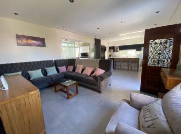 Casa · 145m² · 5 Ambientes · 1 Cochera · Casa en Canning - 5 Ambientes