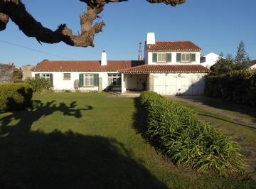 Casa · 390m² · 8 Ambientes · 3 Cocheras · Casa 8 Ambientes con Gran Lote en Venta en Constitucion