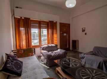 PH · 89m² · 4 Ambientes · 1 Cochera · Venta Casa en PH 4 Ambientes con Parque y Cochera
