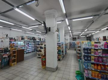 Local comercial · 360m² · Local con Vidriera