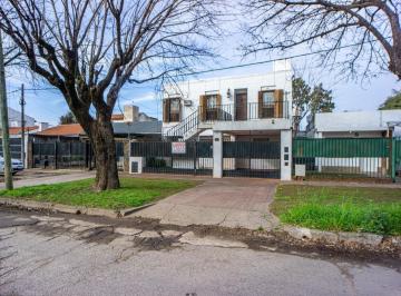 Casa · 270m² · 5 Dormitorios · 2 Cocheras · Casa en Venta Fisherton Rosario - 4/5 Dorm.