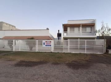 Casa · 183m² · 4 Ambientes · 2 Cocheras · Venta Casa Dos Dorm. + 2 Monos Fdz Oro