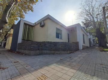 Casa · 137m² · 6 Ambientes · 1 Cochera · Sólida Casa Céntrica a m del Barrio Histórico y El Río