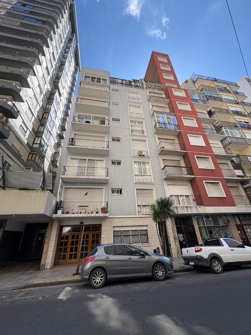 Depto 4 amb, 84m² con dependencia y toillette — Plaza Colón