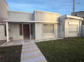 Casa de 2 ambientes, Lanús · Casa de 2 Ambientes en Alquiler