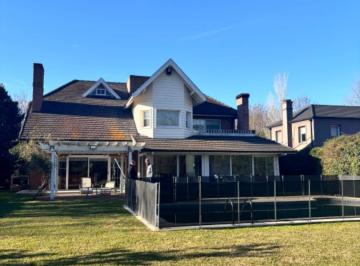Casa · 400m² · 6 Ambientes · 6 Cocheras · Hermosa Casa en Alquiler - Abril Club de Campo