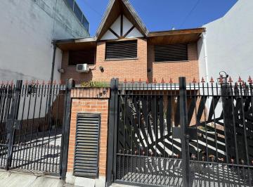 Casa · 87m² · 4 Ambientes · Casa Tipo Duplex en Barrio Naon