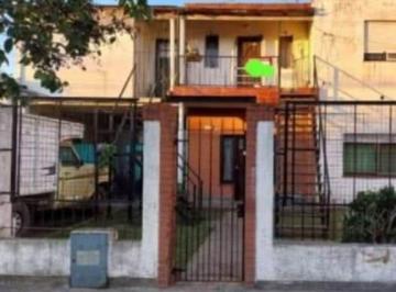 Casa de 6 ambientes, Tigre · Venta de Casa con Dos Departamentos