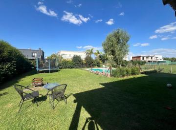 Casa · 200m² · 6 Ambientes · Casa en Alquiler 4 Dorm. Lote Interno
