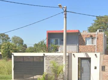 Casa · 170m² · 3 Dormitorios · 4 Cocheras · Hermosa Casa Sobre 2 Terrenos en La Mejor Zona de Fontana