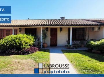 Casa · 214m² · 5 Ambientes · 2 Cocheras · Casa Venta Ciudad Evita Apto Credito