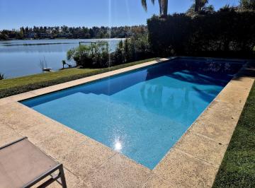 Casa · 350m² · 5 Ambientes · 2 Cocheras · Alquiler de Casa a La Laguna en Barrio Altamira Tigre