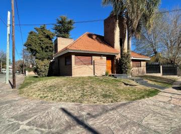 Casa · 230m² · 6 Ambientes · 2 Cocheras · Casa en Villa Carlos Paz
