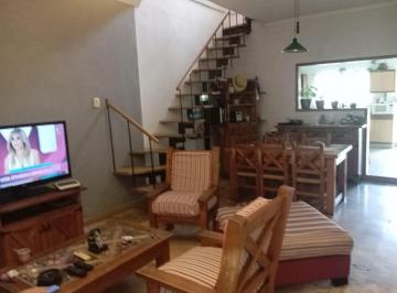 Casa de 5 ambientes, Lanús · Cálida Casa en 2 Plantas Apta Credito