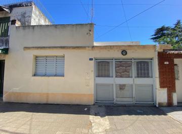 Casa · 83m² · 3 Ambientes · 1 Cochera · Venta Casa - San Martín Al 4000 - Rosario