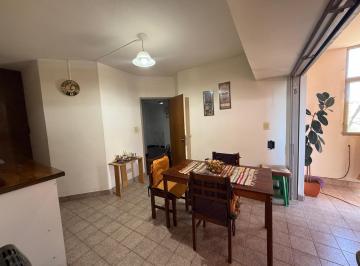 Departamento · 81m² · 5 Ambientes · Venta de Departamento en Centro de Cipolletti