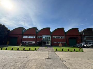 Bodega-Galpón · 2200m² · Nave Industrial 2200 m² Oficinas - Baños y Vestuarios / Red Hidrante - Parque La Cantabrica