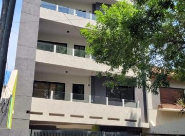Departamento de 3 ambientes, Lanús · Departamento con Cochera