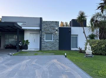 Casa de 5 ambientes, Presidente Perón · Moderna Propiedad en Barrio Cerrado Parque Las Naciones