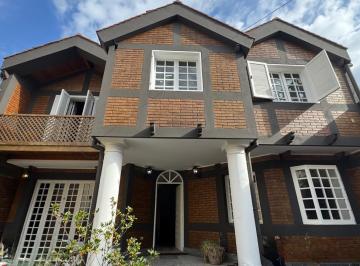 Casa de 8 ambientes, Ciudad de Mendoza · Alquila Casa en La Sexta Seccion