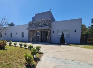 Casa de 5 ambientes, Luján · Venta Casa Club de Campo Santa Irene Comarcas de Luján 493 m² Lote 2007 m²