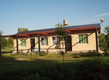 Casa · 80m² · 4 Ambientes · Venta Amplio Terreno con Dos Cabañas - Zona Norte Concepcion del Uruguy - Entre Rios