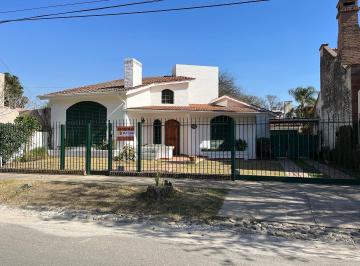 FACHADA · Alquilo Casa en Villa Belgrano
