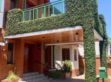 Casa · 389m² · 6 Ambientes · 2 Cocheras · Hermosa Casa en Venta Barrio Los Cedros, Quilmes
