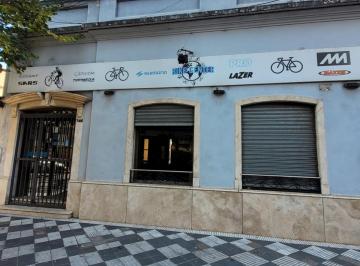 Local comercial · 130m² · Local en Alquiler