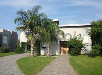 Casa · 182m² · 4 Ambientes · Propiedad en Dos Plantas con Gran Parque en Fincas de Iraola Dos.