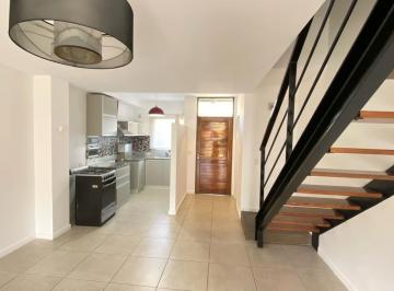 Departamento · 90m² · 3 Ambientes · 1 Cochera · Excelente Dúplex de 90 m² Cubiertos + Jardín
