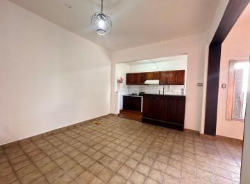PH · 58m² · 3 Ambientes · Alquiler PH 3 Amb con Patio Sin Cochera en Quilmes
