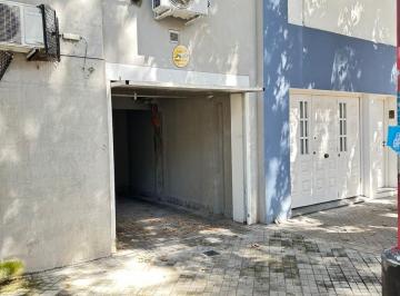 Garage · 10m² · Venta - Cochera Unica Al Frente - Rep. de La Sexta