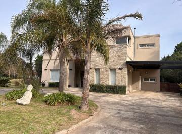 Casa · 250m² · 6 Ambientes · 3 Cocheras · Casa - La Montura