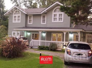 Casa · 256m² · 7 Ambientes · 3 Cocheras · Casa de 3 Dorm. en Venta en Country El Paraiso | Apto Crédito