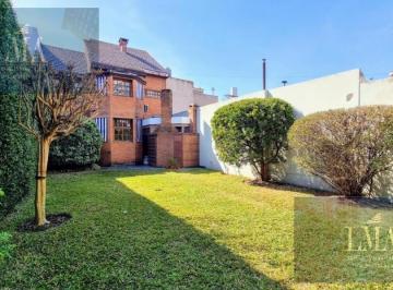 Casa · 236m² · 5 Ambientes · 2 Cocheras · Venta Casa 5 Amb en Villa Devoto 2 Coch / Jardin y Play Room Apto Credito Hipotecario.