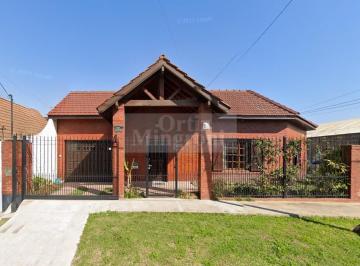 Casa · 235m² · 5 Ambientes · Casa Chalet en Venta en Lomas de Zamora, G. B. a. Zona Sur, Argentina