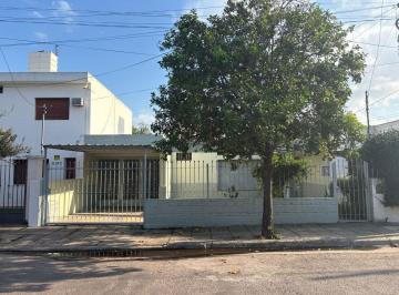 Casa · 135m² · 6 Ambientes · 2 Cocheras · Venta Casa 2 Dorm Cerro de Las Rosas