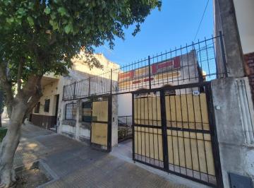 Casa · 200m² · 6 Ambientes · 1 Cochera · Casa 6 Ambientes en Venta